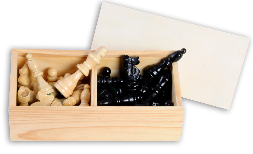 77mm Ash wood chess pieces in wooden box