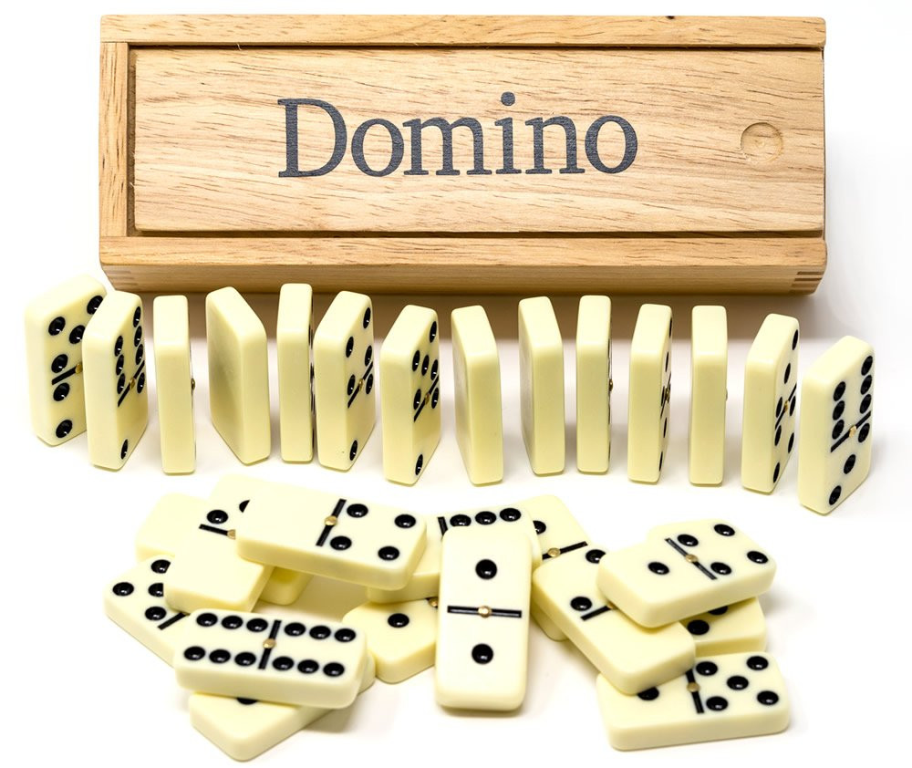 Double 6 dominoes in wooden box