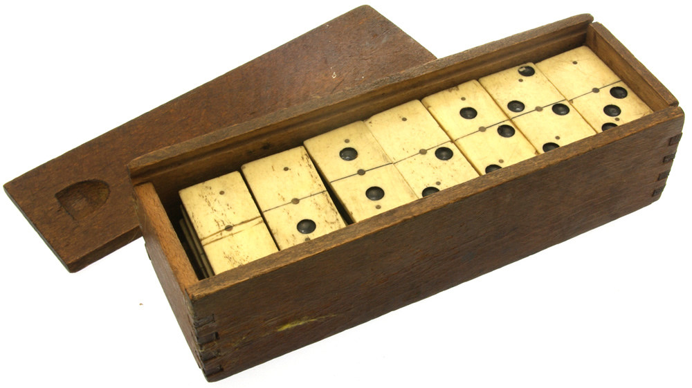 Large Bone & Ebony dominoes